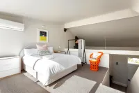 Luxico Little Charles (Pet Friendly)