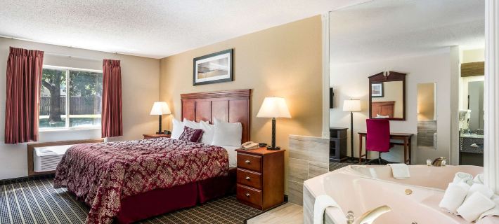 Rodeway Inn Hotel di Cedar Rapids