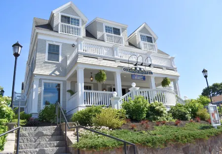 The Grand Hotel Отели в г. Кеннебанк