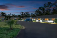 Quality Inn & Suites - Parking