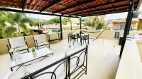 Renovated 1 Bdrm Guest House -Walk to Everything -Bikes -Gym - Pickleball Court