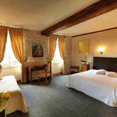 Castel de Tres Girard Rooms