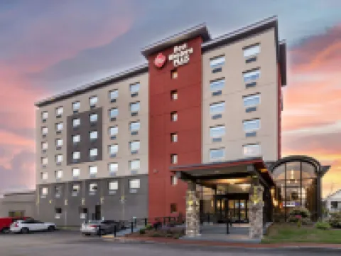 Best Western Plus Landmark Inn Hotels in Laconia