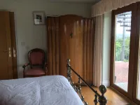 Bluebell Apartment Suite with Separate Lounge Area