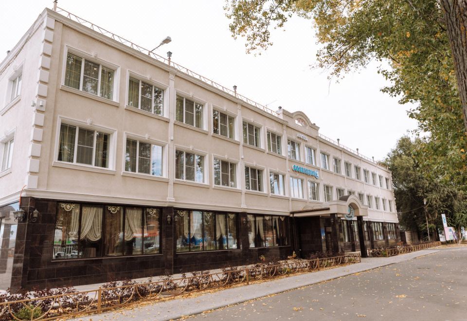 hotel overview picture