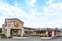 Super 8 by Wyndham Guelph - 2-Star
