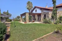 Incredible Large Villa In Paphos sleeps 14 Children Pool, Jacuzzi, Huge Garden