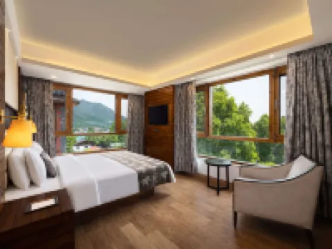 Golden Tulip Srinagar Hotels in Srinagar