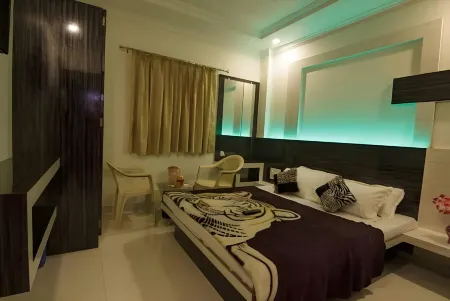 Hotel Vighnaharta Palace Mahabaleshwar Отели рядом с достопримечательностью «Poonam Chowk»