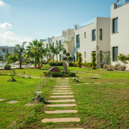 B32-3 the Resort Apartment with Pool View