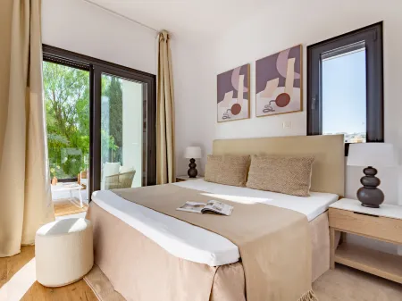 Sanders Breeze - Great 2-Bdr Apt with Balcony Отели в г. Меса Гитонья