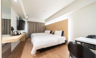 H Avenue Hotel