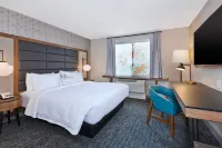 Fairfield Inn & Suites Kalamazoo - parking