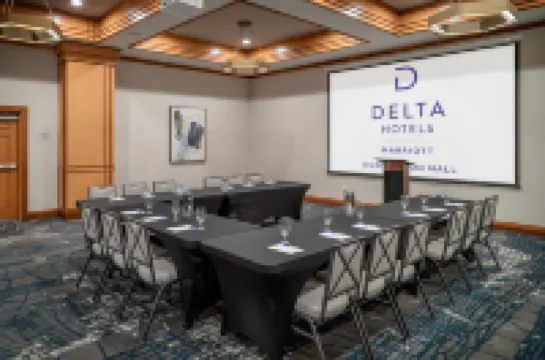 Delta Hotels Huntington Mall