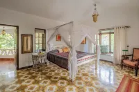 Charming 3-bedroom villa in amazing Goa with WiFi, AC Hotels in Moira