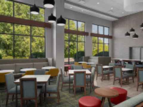 Hampton Inn & Suites Grand Rapids-Airport 28th Street Hotels in Cascade