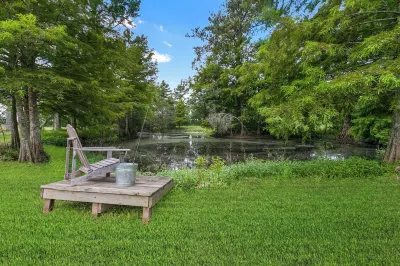 Charming 2-bedroom cottage in lovely Folsom with WiFi, AC and gorgeous views Hotels near St Tammany Parish Fair Grounds