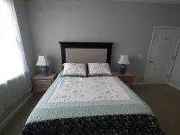 Gorgeous Quiet 2 Bedroom Condo on Golf Course
