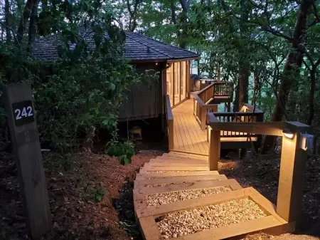 Deluxe Romantic Couples Retreat inside Big Canoe with Hot Tub!