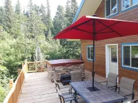 2 bedroom house with hot tub located in Seward
