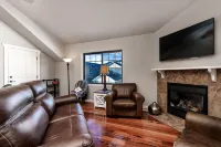 Cowboy Cabin on Cooper Hotels in Carbon County