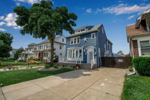 Kenmore Luxy Loft Hotels in Tonawanda