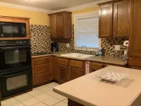 Cozy home with great landscaping and cute decor! Hotels in Schulenburg