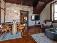 Elegant 3BR in the Heart of Historic Ste Genevieve Hotels in Ste. Genevieve Township