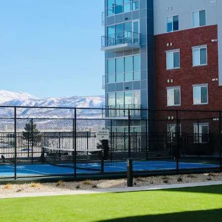 Cozy 1 Bed 1 Bath Apartment w/ Pool, Hot Tub, Gym, Pool Table, Arcade Games