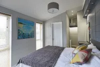 Stunning modern pet friendly holiday lodge in the  Seven Bays area N Cornwall
