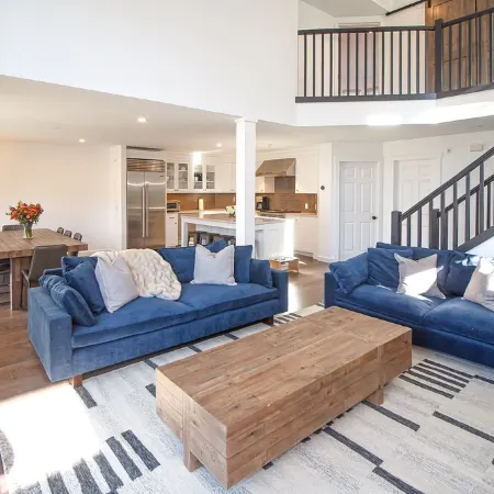 Fully Renovated Condo in Greenspring Community (Mt Snow)
