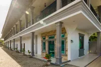 Knia Indah Hotel a Sena