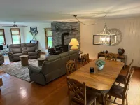 Lake Wallenpaupack, PA 4 Bedroom 4 Bath with ponds and fishing