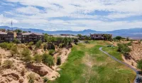 Newly Renovated - Condo at Wolf Creek Golf Course - 4-Star
