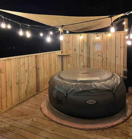 Spacious & Updated! Marquette Township Home - HotTub - Backyard - Garage