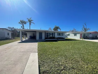 Beautiful home 2 miles away from Venice Beach!!! Hotel in zona Bay Breeze Health and Rehabilitation Center