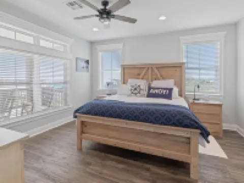 REEL N  REST in Hackberry LA ! Waterfront home with beautiful views . Hotels in Hackberry