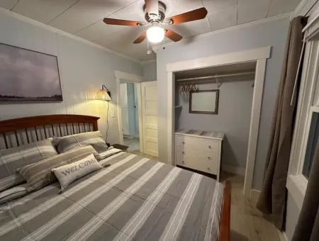 Dog Friendly Beach Cottage within a mile of town & 7 Lake Michigan beaches