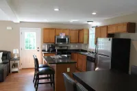 Cozy Home Near Downtown, Shops, and Restaurants.