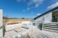 Stunning 5 Bedroom Holiday Home, with Amazing Sea Views, Garden and Parking