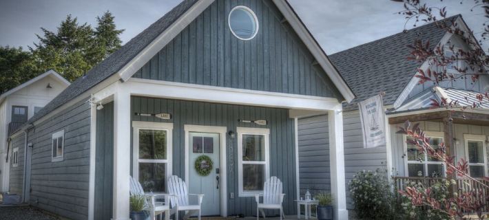 Cozy Nautical Cottage ~  2Bd/ Sleeps 6 / 1 Mi to Lake/ Free Shuttle / Video Tour サンドポイントのホテル