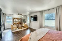 Wine Trail Retreat w/ Fire Pit, Cold Plunge, Grill, Walk to Downtown JC!