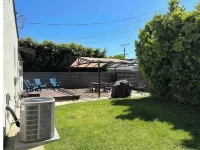 Remodeled house w/ large yard in West LA - 3 miles to beach Yo San University of Traditional Chinese Medicine 주변 호텔