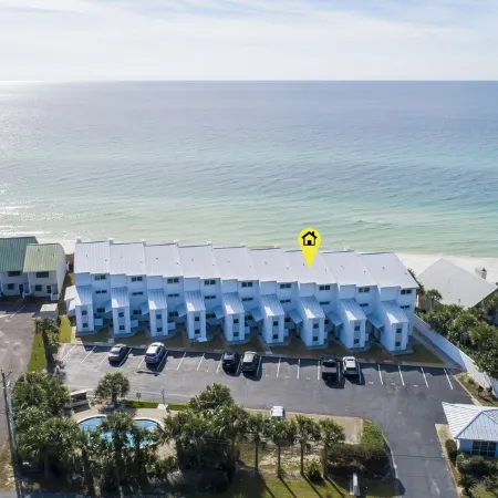 Wonderful, spacious Gulf front Condo - PRIVATE BEACH - 2 balconies overlook Gulf