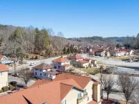 Little Black Bear -Hot tub, Grill, Kitchen,