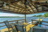 BENNETT’S POINT BUNGALOW ON DEEP WATER WITH PRIVATE DOCK ACCESS