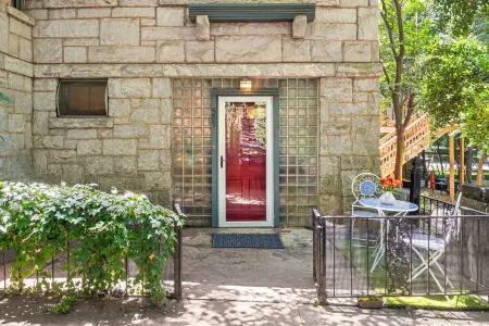 Private Midtown Hidden Gem- Steps from Piedmont Park + Free Parking