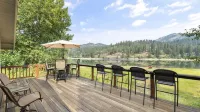 Garden Cottage Getaway on the Pend Oreille River! Pet-Friendly! Close to Skiing!