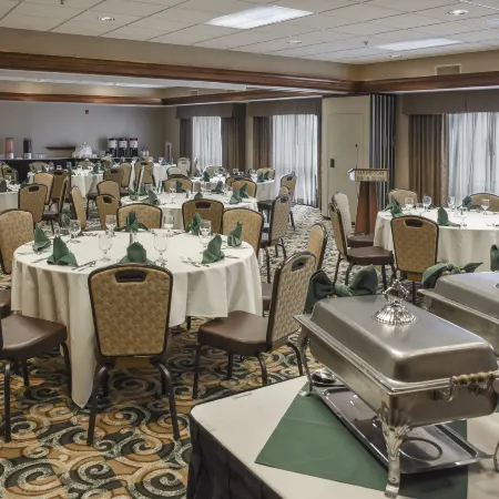 Hampton Inn & Suites Youngstown-Canfield
