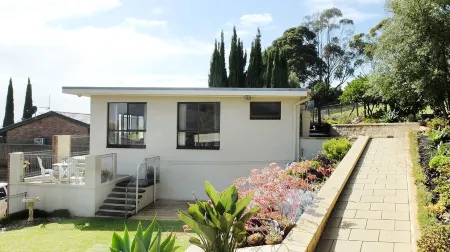 Adventures at Sue's Retreat ....... Отели рядом с достопримечательностью «Кейв Гарден»